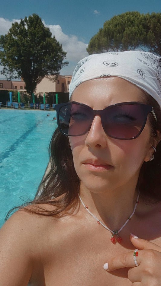 Collana perline bianche in trasparenza luminose con Ciliegie pendenti centrali 🍒