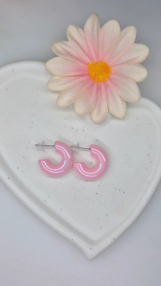 Orecchini mezzi cerchietti bold 1.5cm colorati, finitura perlescente, anallergici