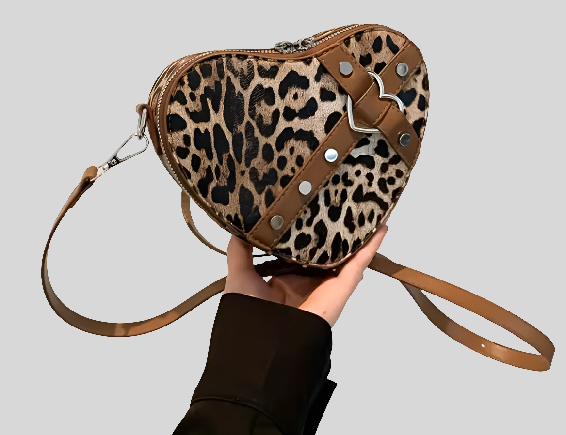 Borsa a Cuore in ecopelle con tracolla removibile, chiusura doppia zip, interno tessuto impermeabile