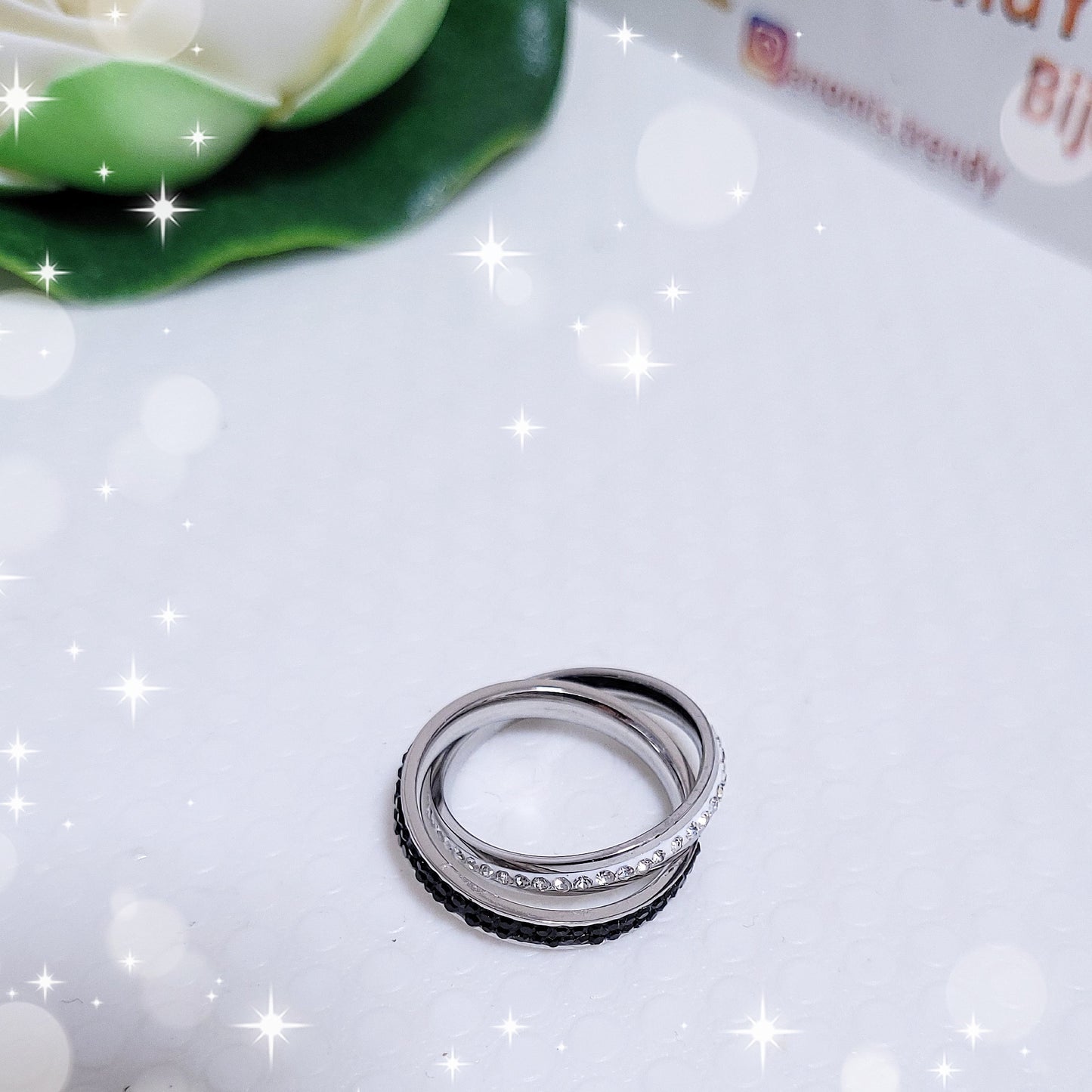 Anello doppia fedina zirconi neri e bianchi