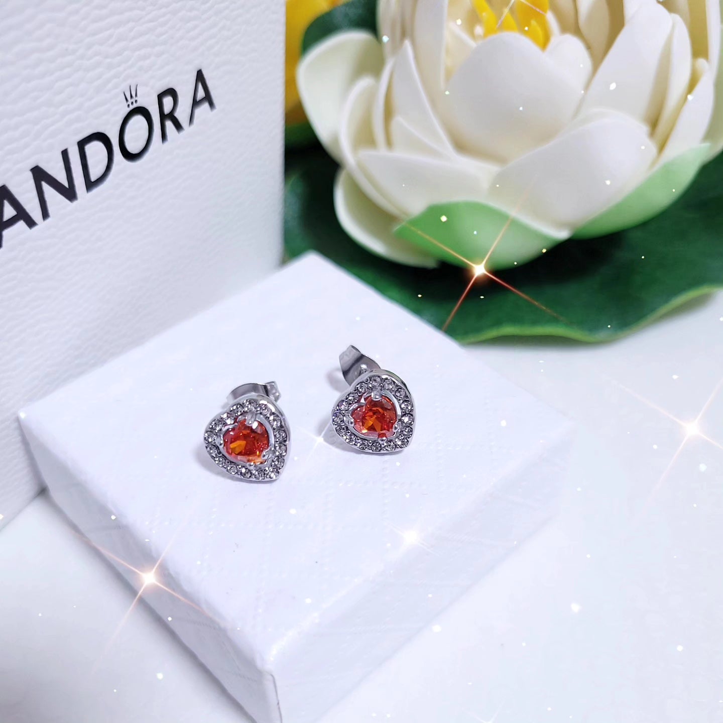 Orecchini a lobo Cuori Crystal con zirconi mod. Pandora