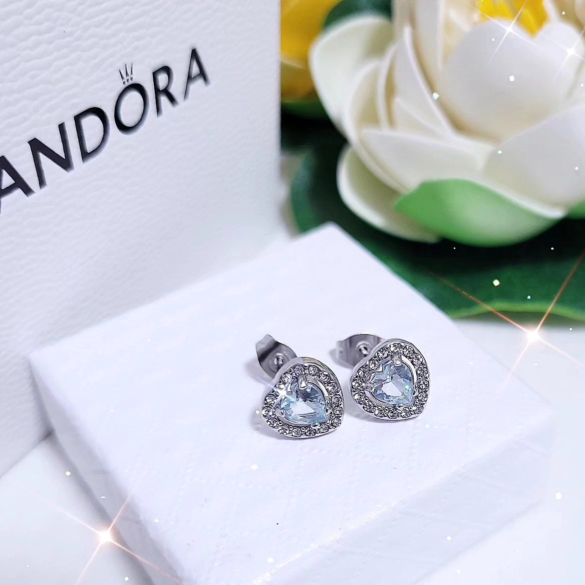 Orecchini a lobo Cuori Crystal con zirconi mod. Pandora