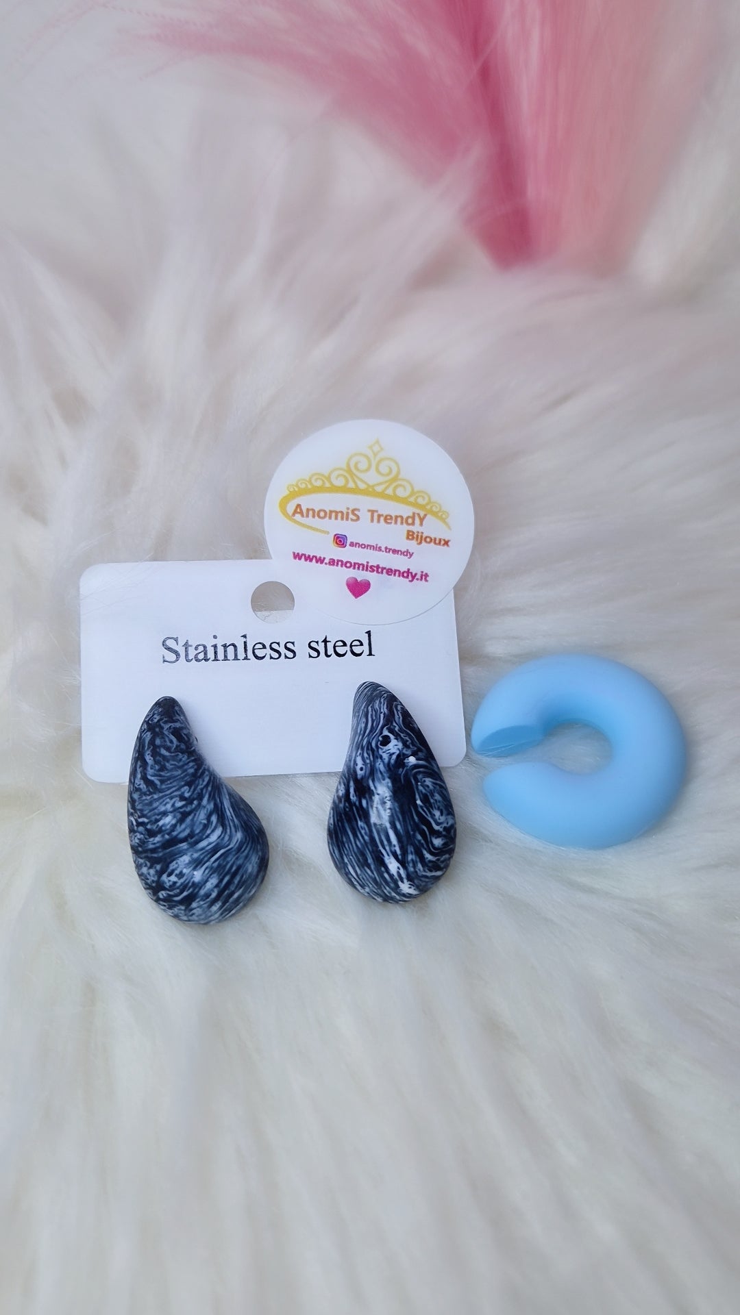 SET orecchini Goccia in soft touch effetto marmorizzato + Earcuff abbinato 100% anallergici