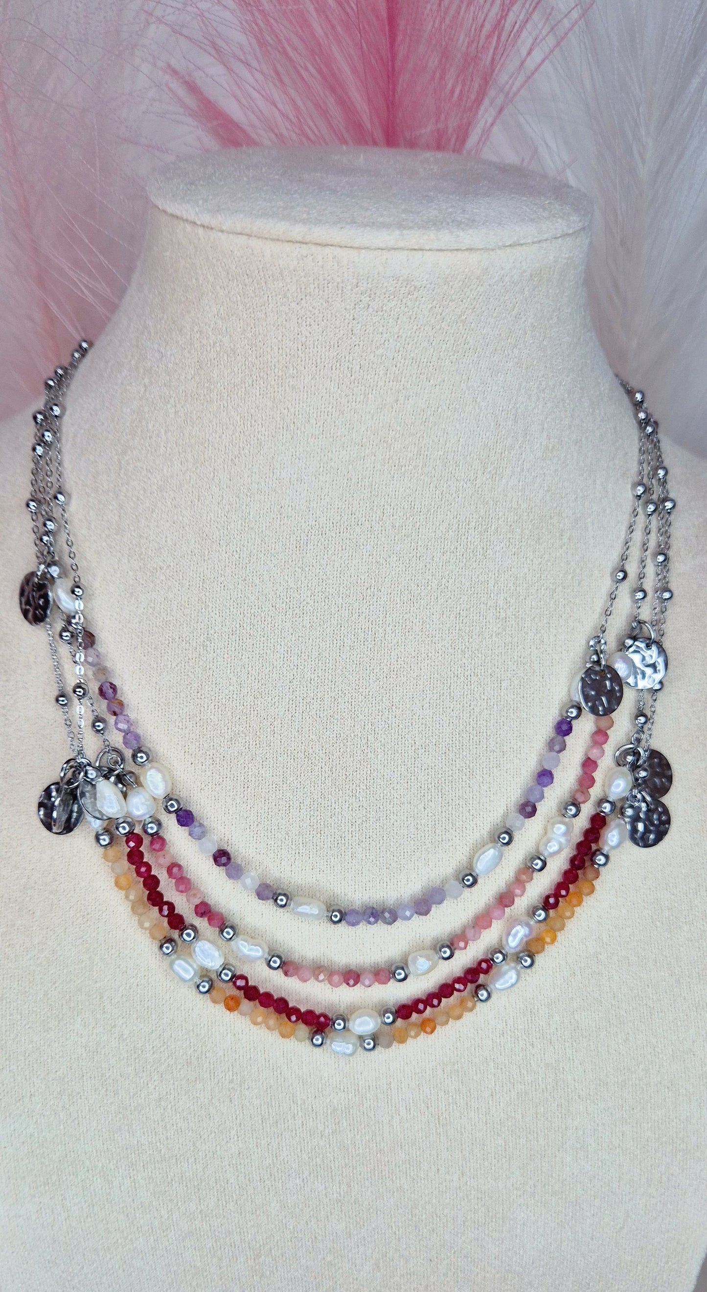 Collana Autumn Vibes in acciaio con pietre naturali e perline di fiume realizzata a mano mis. 45cm regolab.