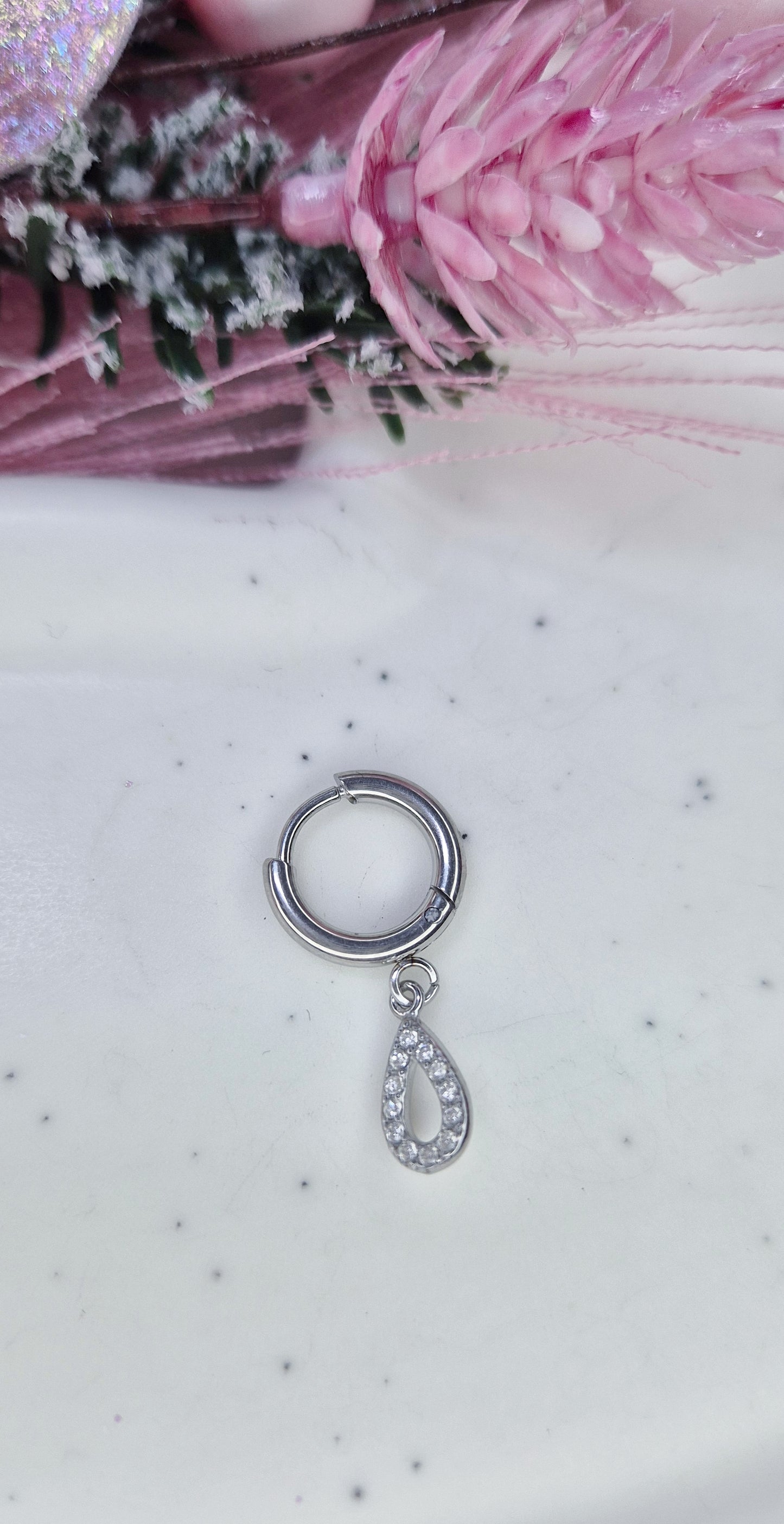 Mono Orecchino Mini Hoop 1cm in acciaio anallergico silver con pendenti strass 💎