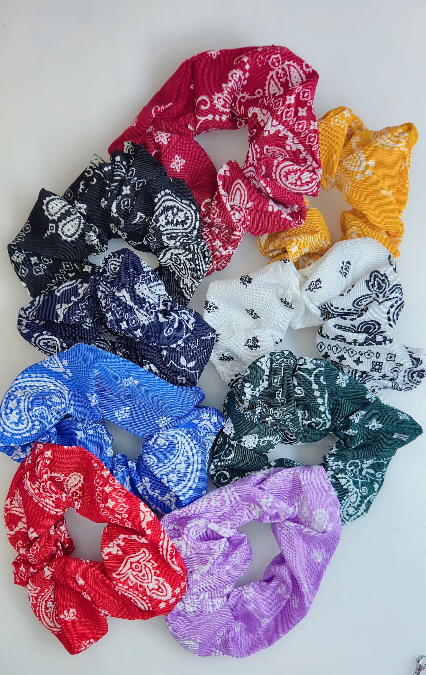 OMAGGIO 1 Scrunchie bandana con ogni ordine scegli il colore