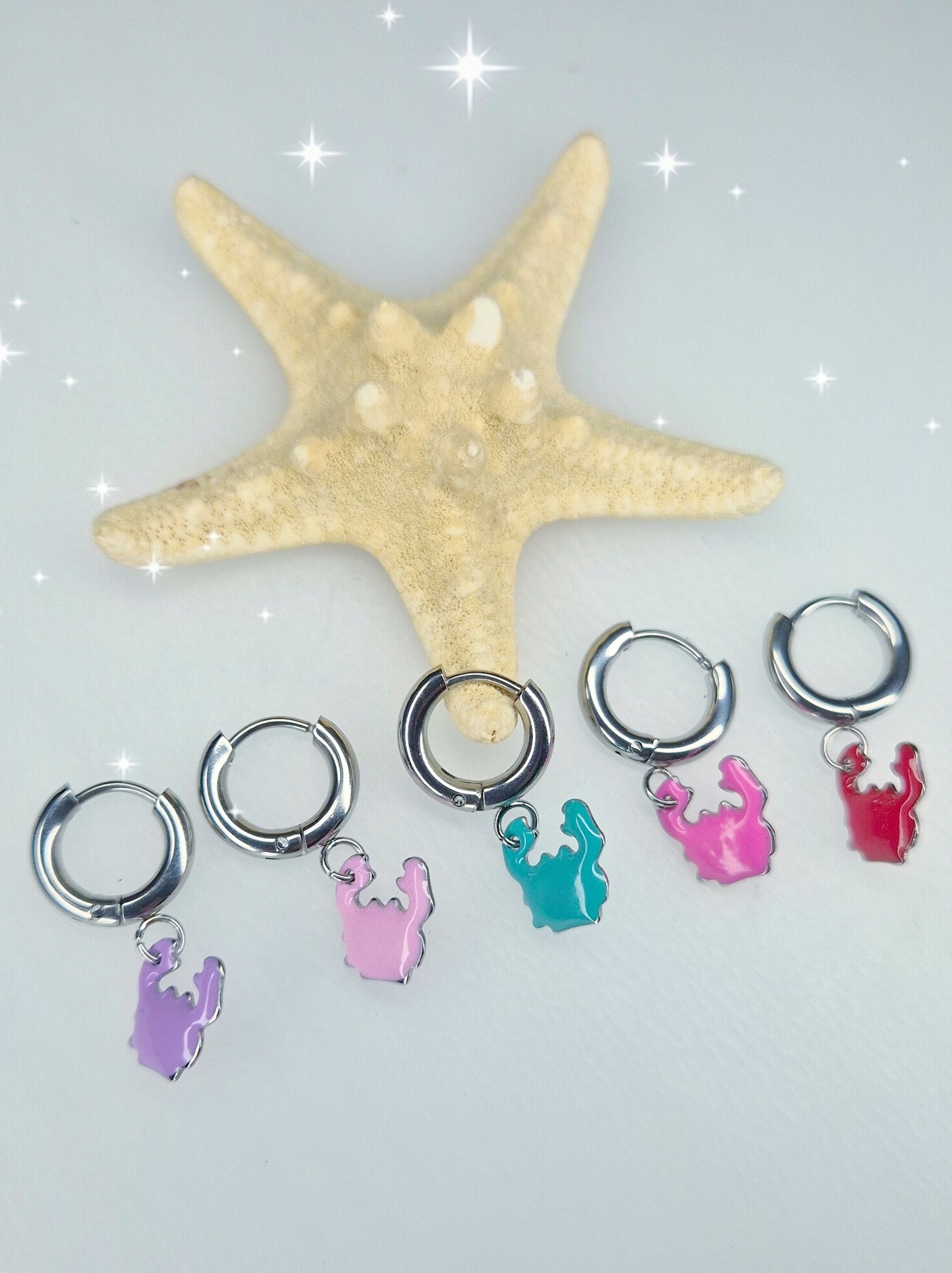 Mono Orecchino mini hoops 1cm con pendente smaltato colorato tema mare 100% acciaio silver anallergico