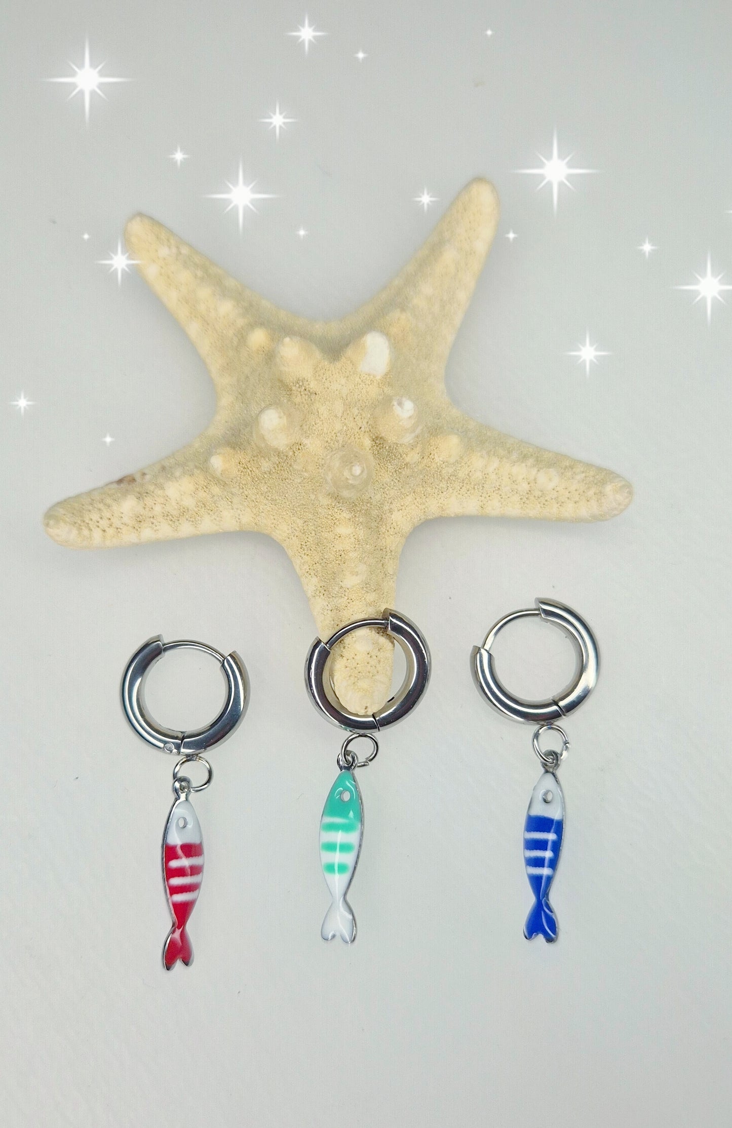 Mono Orecchino mini hoops 1cm con pendente smaltato colorato tema mare 100% acciaio silver anallergico
