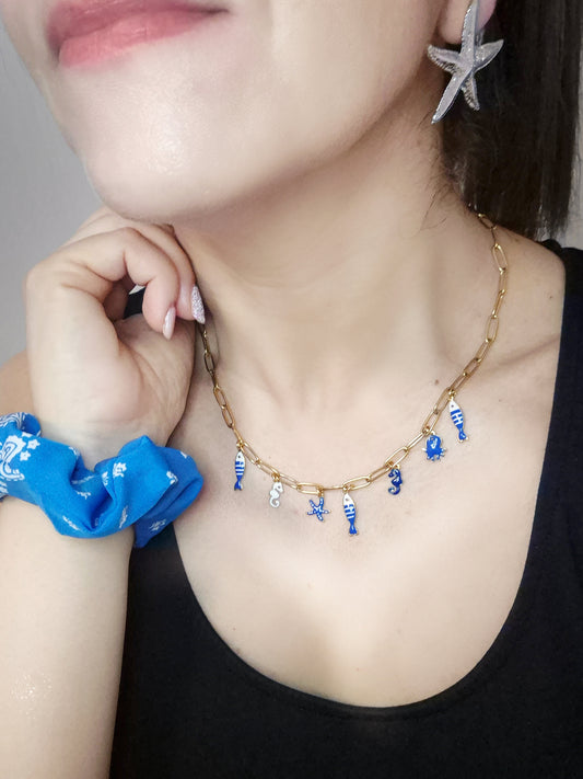 Collana graffettina in acciaio gold con charms tema mare smaltati colorati mis.40/45cm regolabile