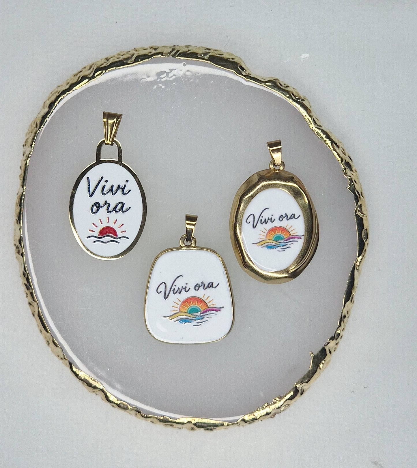 Ciondolo charm con frase motivazionale in acciaio silver o gold