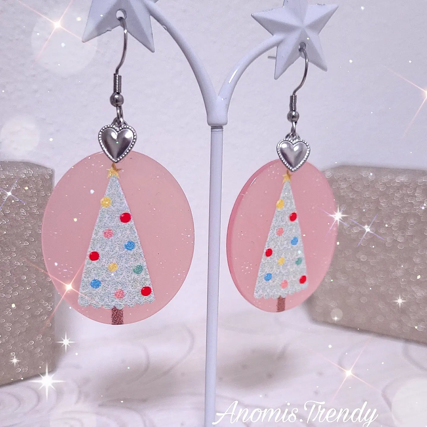 Orecchini natalizi🎄 in resina rosa 🩷 e acciaio