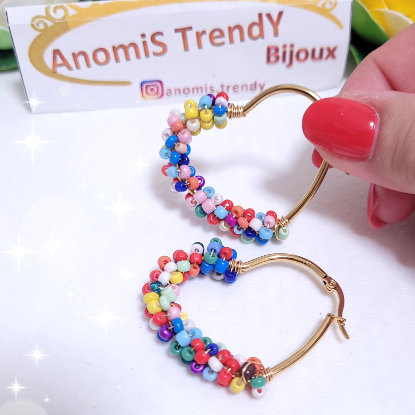 Orecchini Cuori in Acciaio Dorè con Perline Multicolor