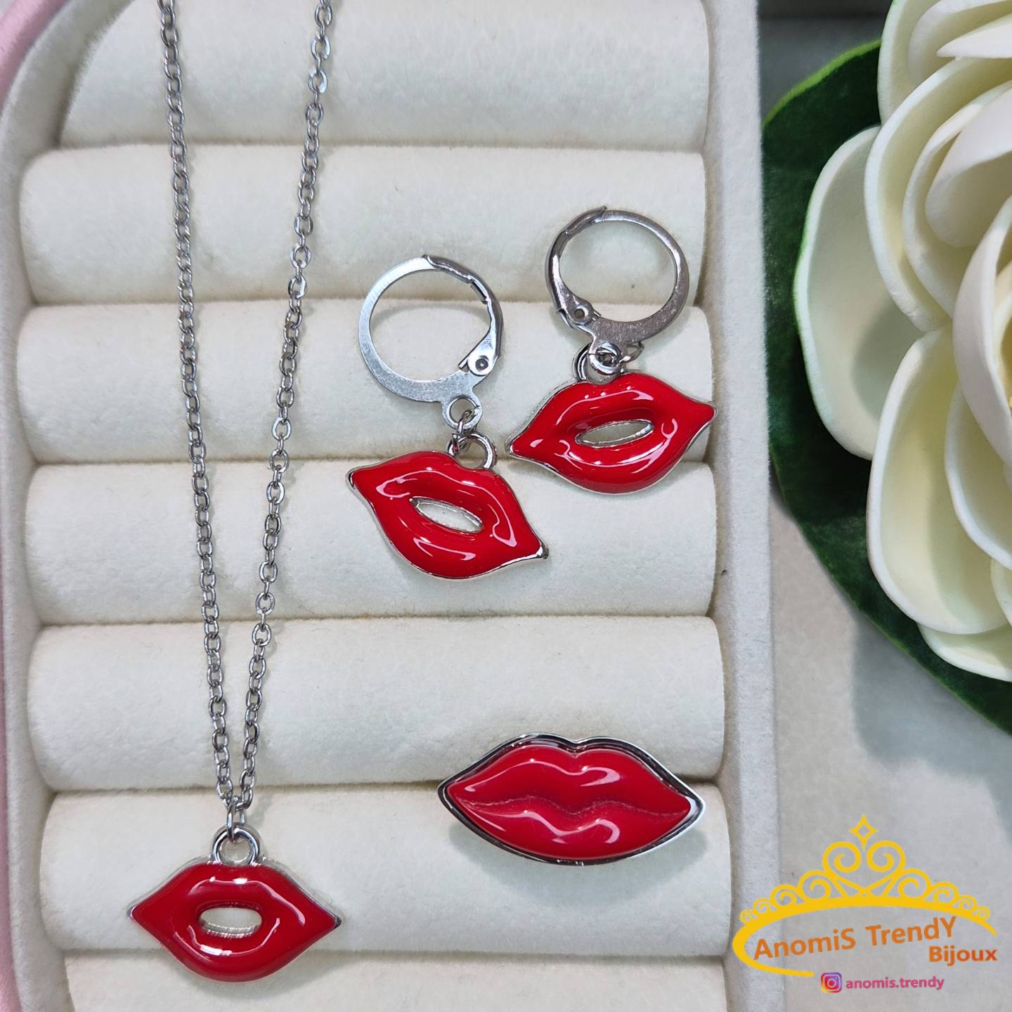 Collezione Bacio 💋 orecchini collana e anello 100% acciaio inossidabile anallergico silver o gold