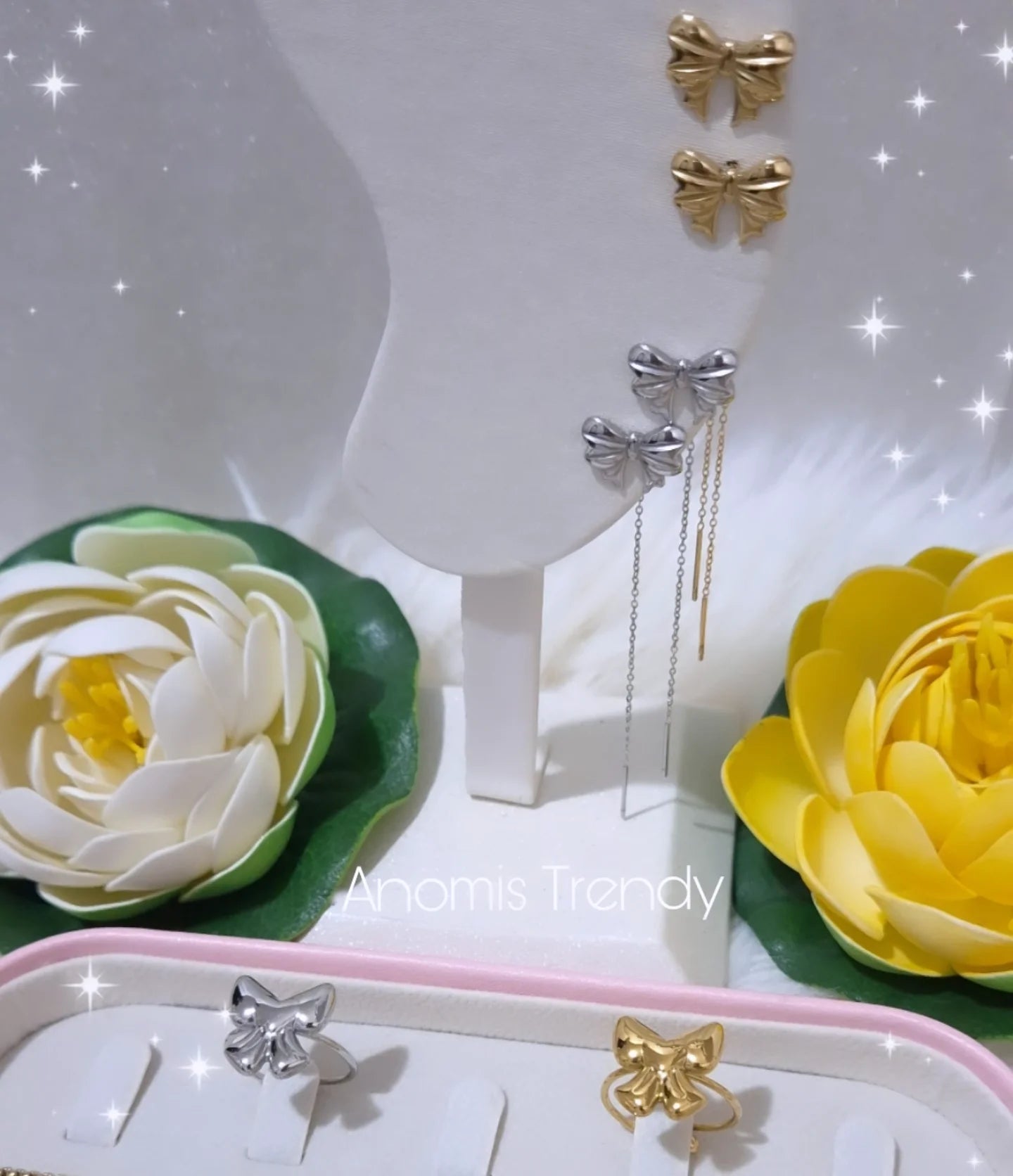 Linea Fiocchi 🎀 Orecchini sali-scendi, Anelli regolabili e Bracciali multicharms in acciaio anallergico