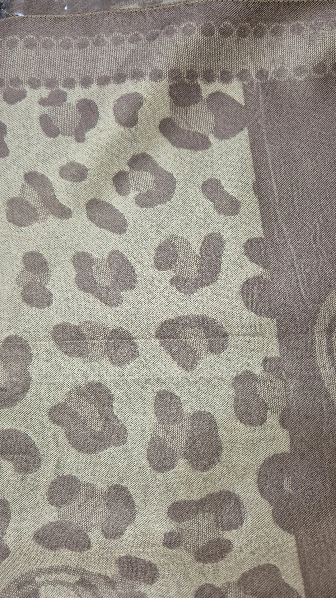 Sciarpone caldo 85%Viscosa 15%Lana fantasia Animalier & Tote Bag colore double-face