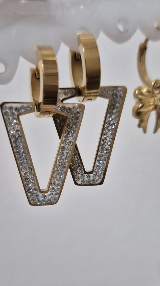Orecchini V base acciaio gold con Zirconi bianchi ispirati Valentina F