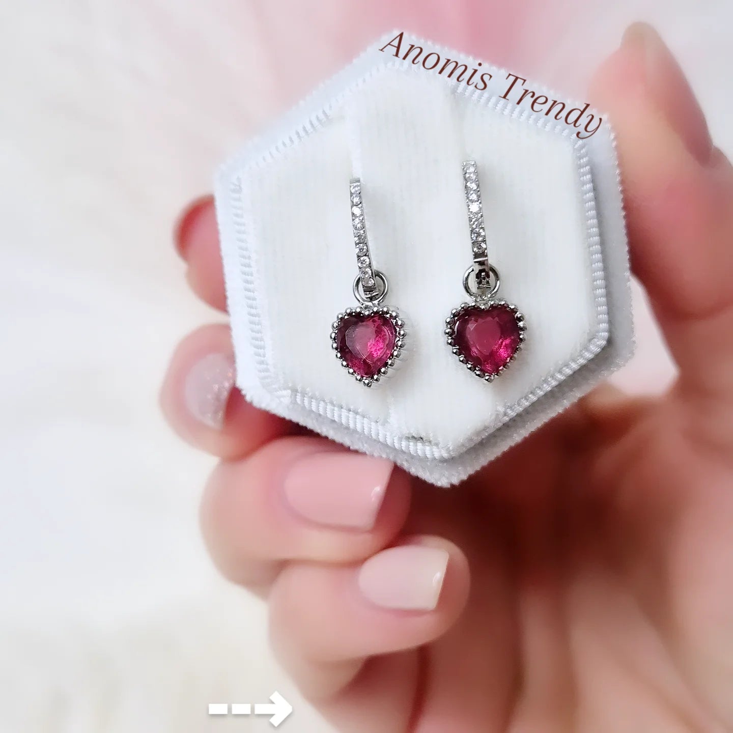 Orecchini cerchi 1cm con zirconi e punto luce Cuore pendente