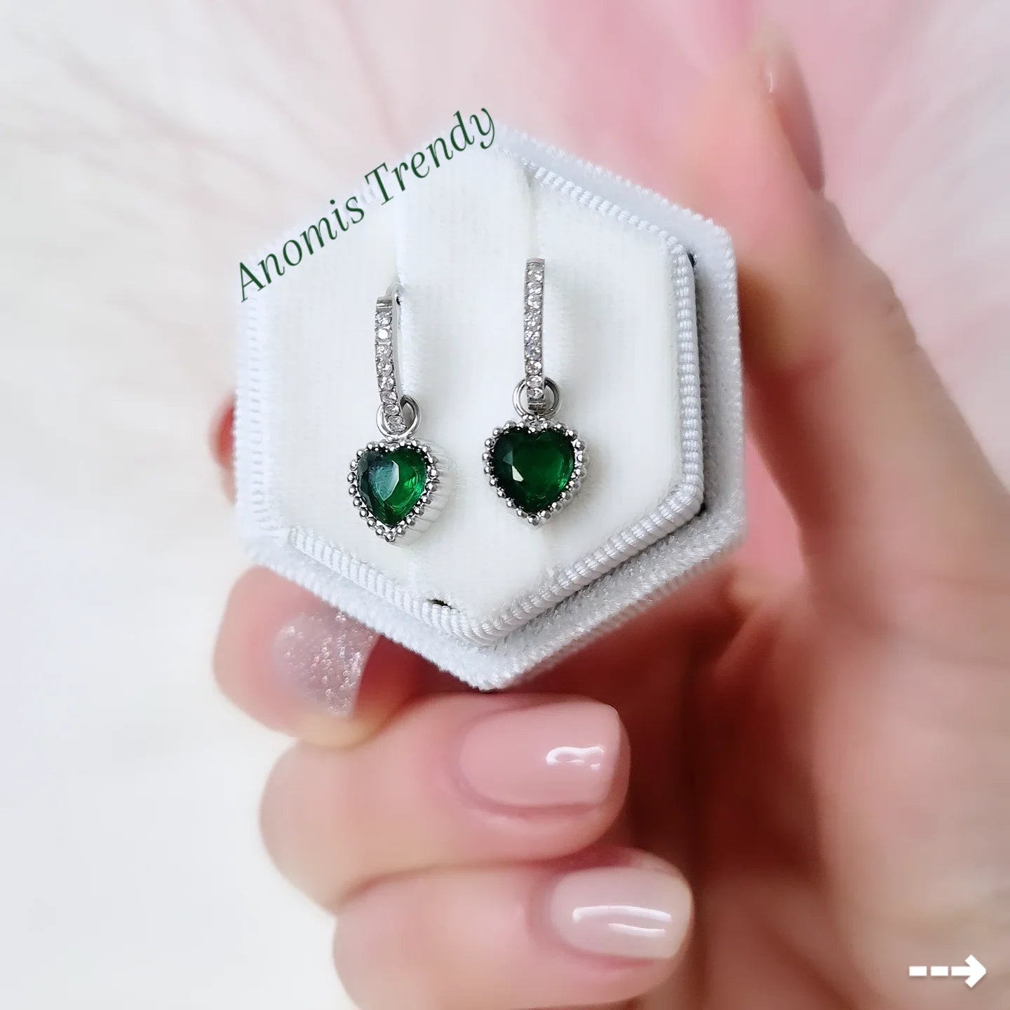 Orecchini cerchi 1cm con zirconi e punto luce Cuore pendente