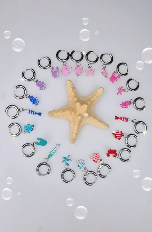 Mono Orecchino mini hoops 1cm con pendente smaltato colorato tema mare 100% acciaio silver anallergico