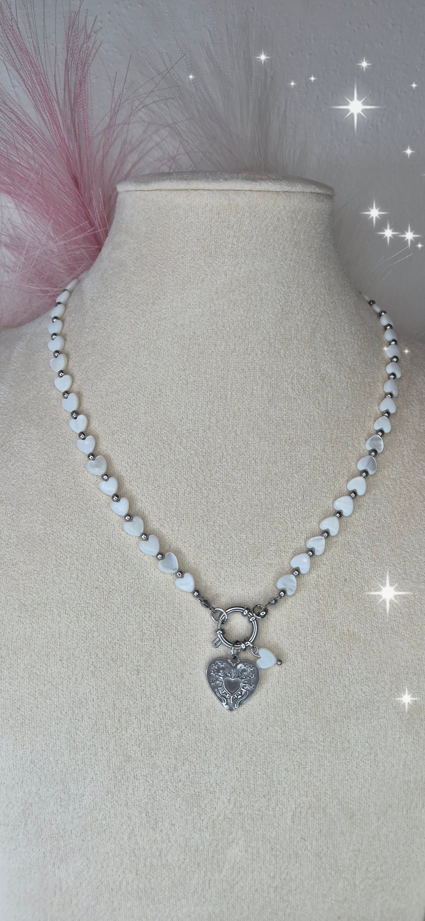 Collana Cuoricini in conchiglia madreperla chiusura timone e charm Cuore Sole Stelle acciaio silver