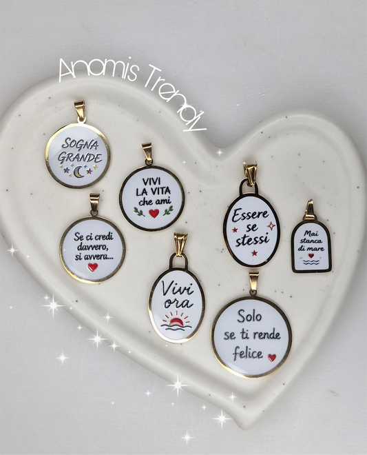 Ciondolo charm con frase motivazionale in acciaio silver o gold