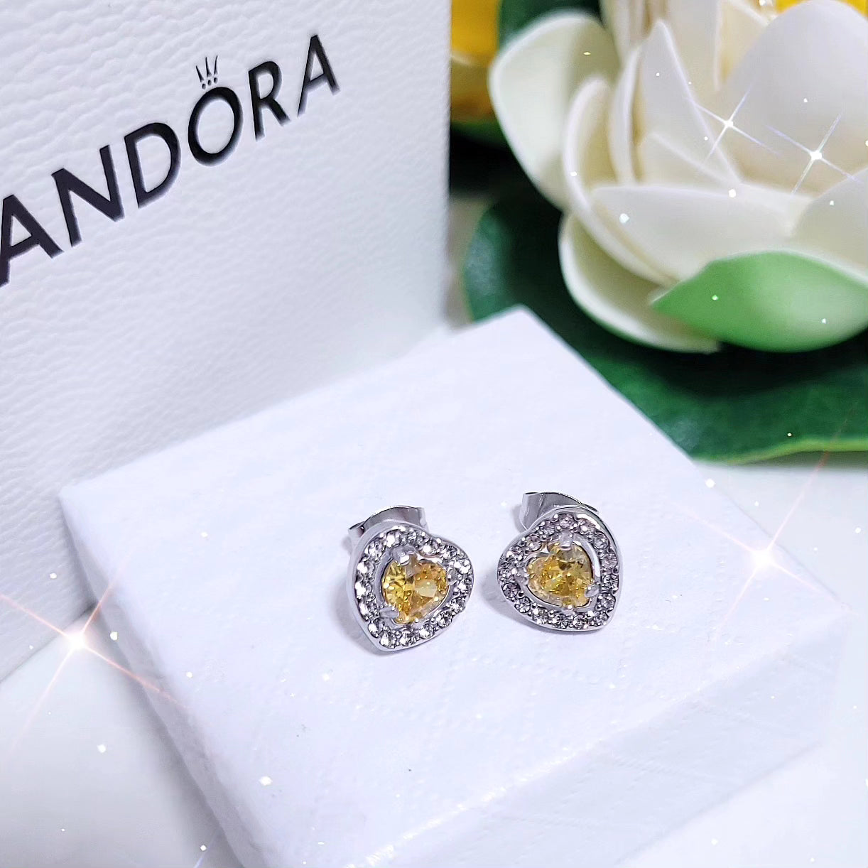 Orecchini a lobo Cuori Crystal con zirconi mod. Pandora